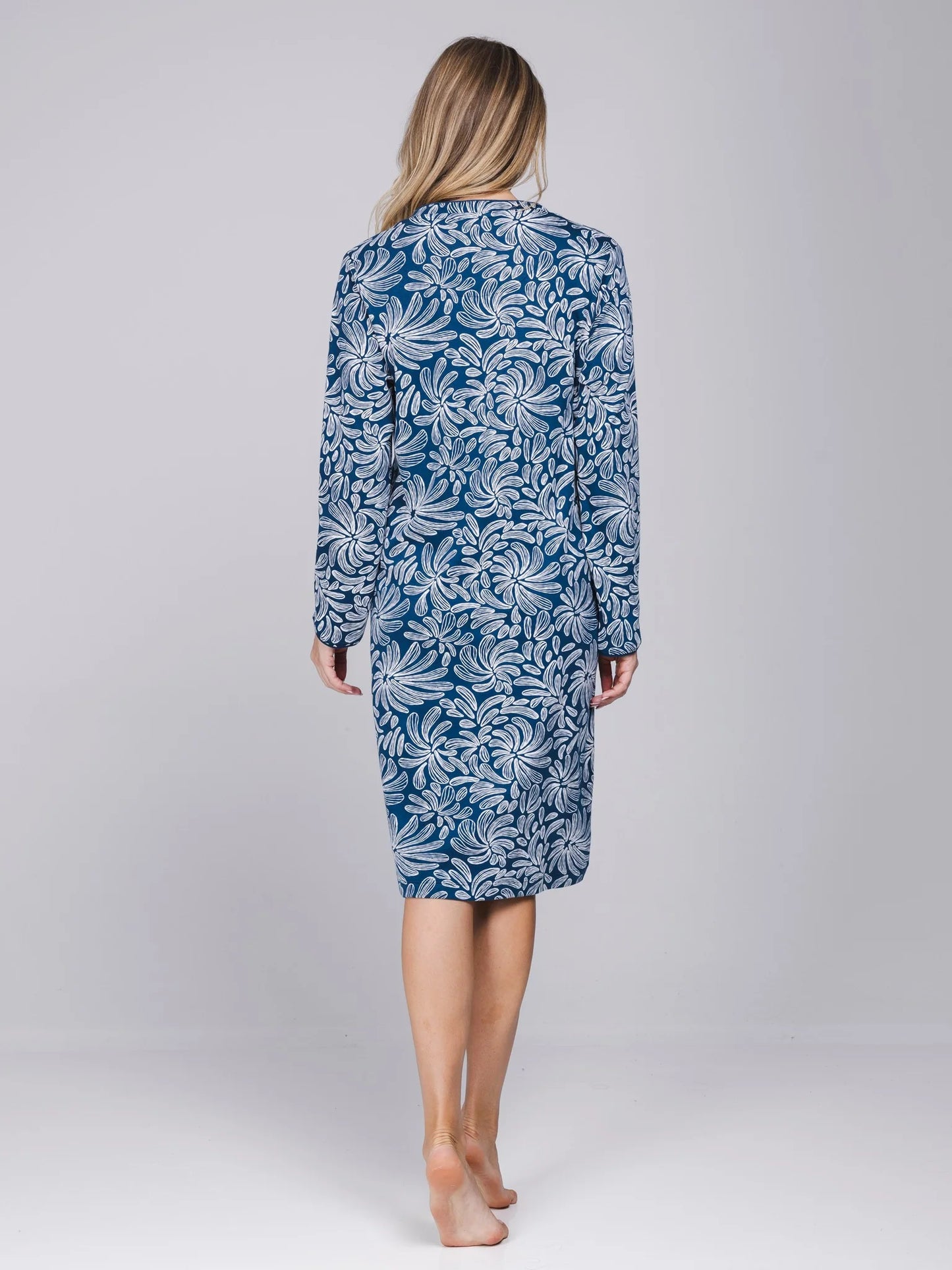 Pastunette lang nachthemd met knoopsluiting - Nordic Bloom 111262-154-1 - Donker Blauw