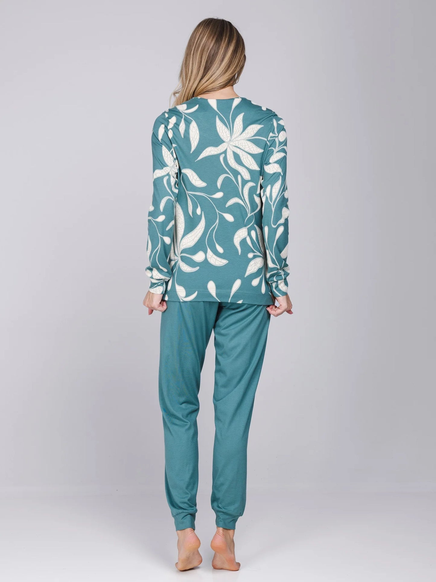 Pastunette Pyjama met boorden serie Nordic leaf - 121262-124-1 - Groen