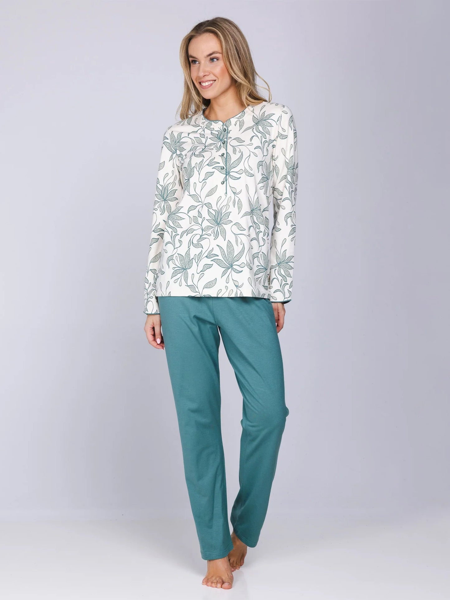 Pastunette Pyjama met knoopsluiting serie Nordic leaf - 121262-126-1 - Groen