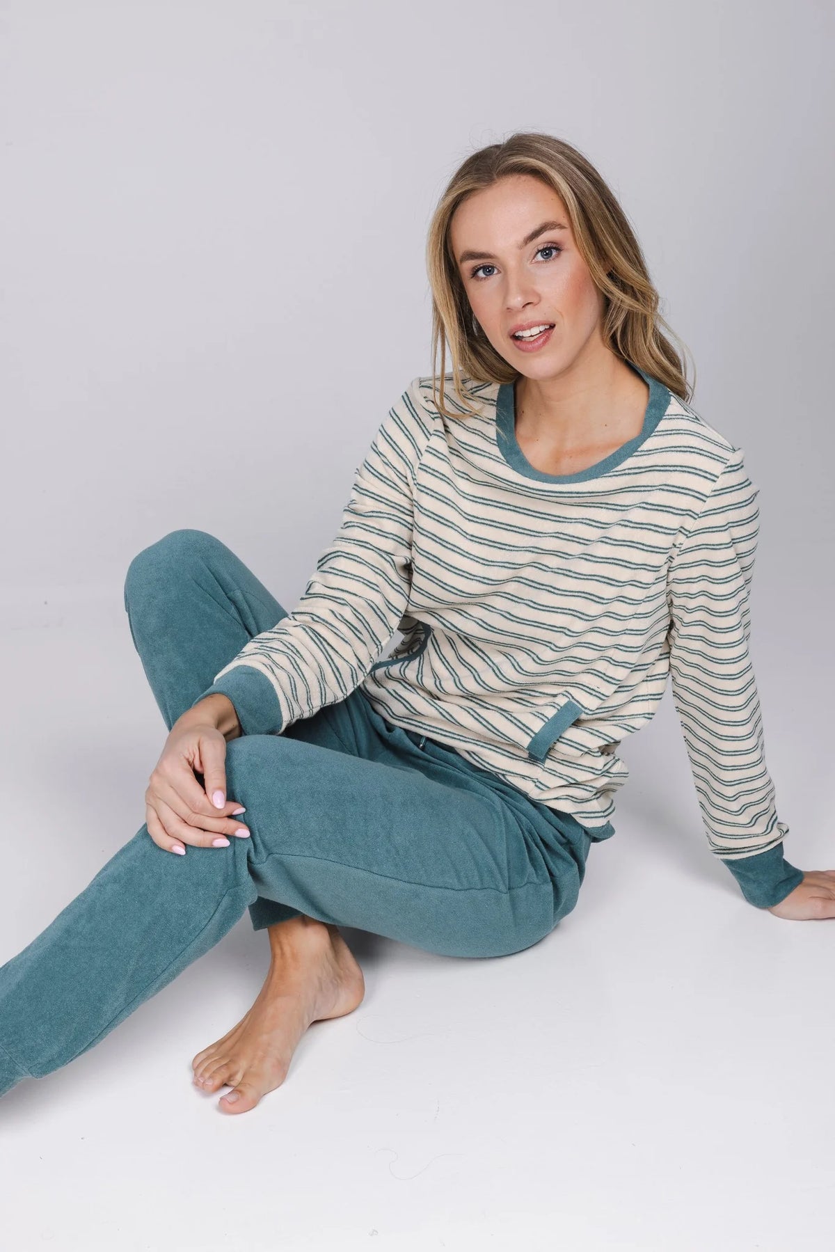 Pastunette Pyjama Badstof met boorden - Nordic Leaf 121262-136-1 - Donker groen