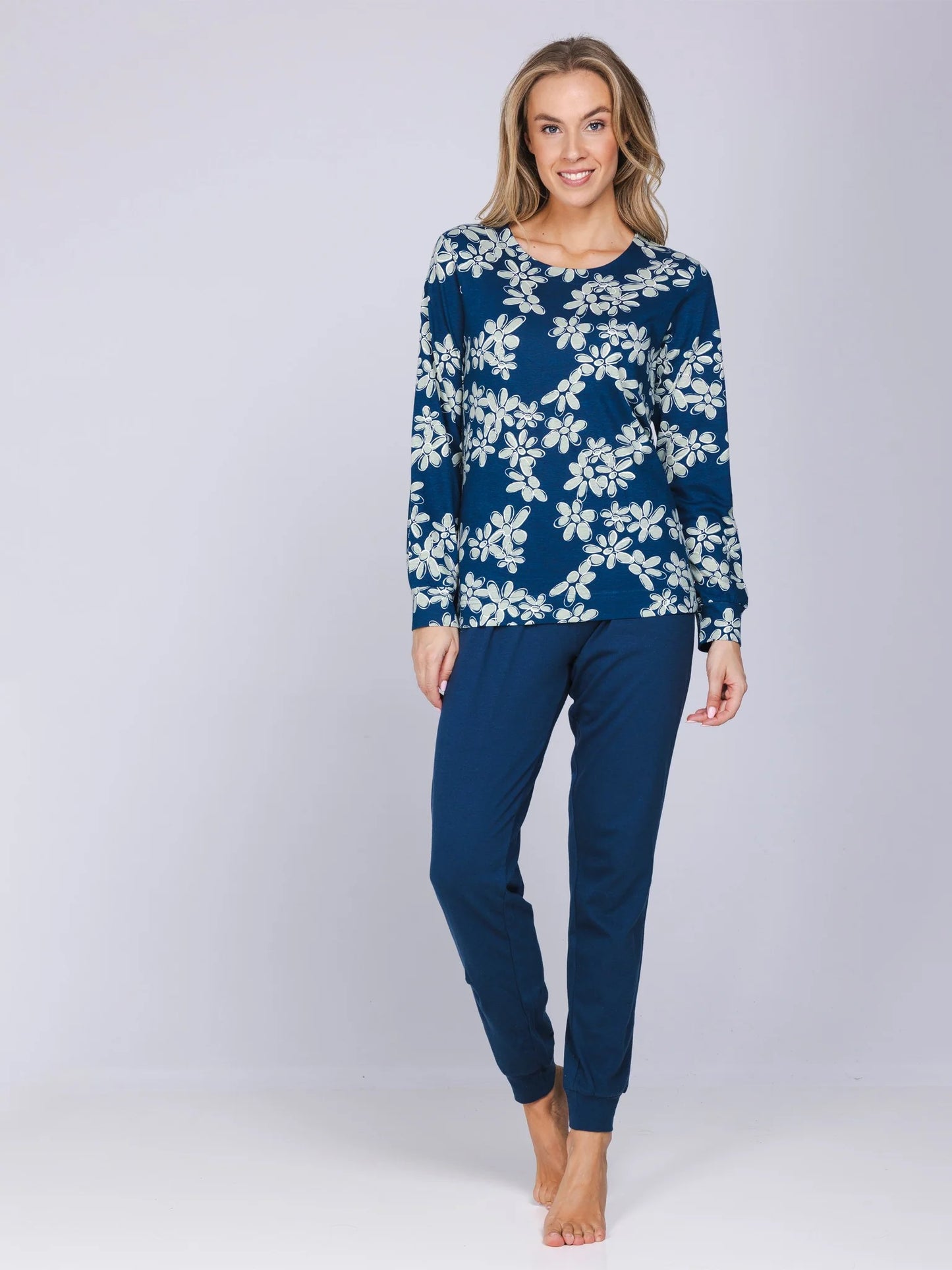 Pastunette Pyjama met boorden serie Nordic Bloom - 121262-146-1 - Donker Blauw