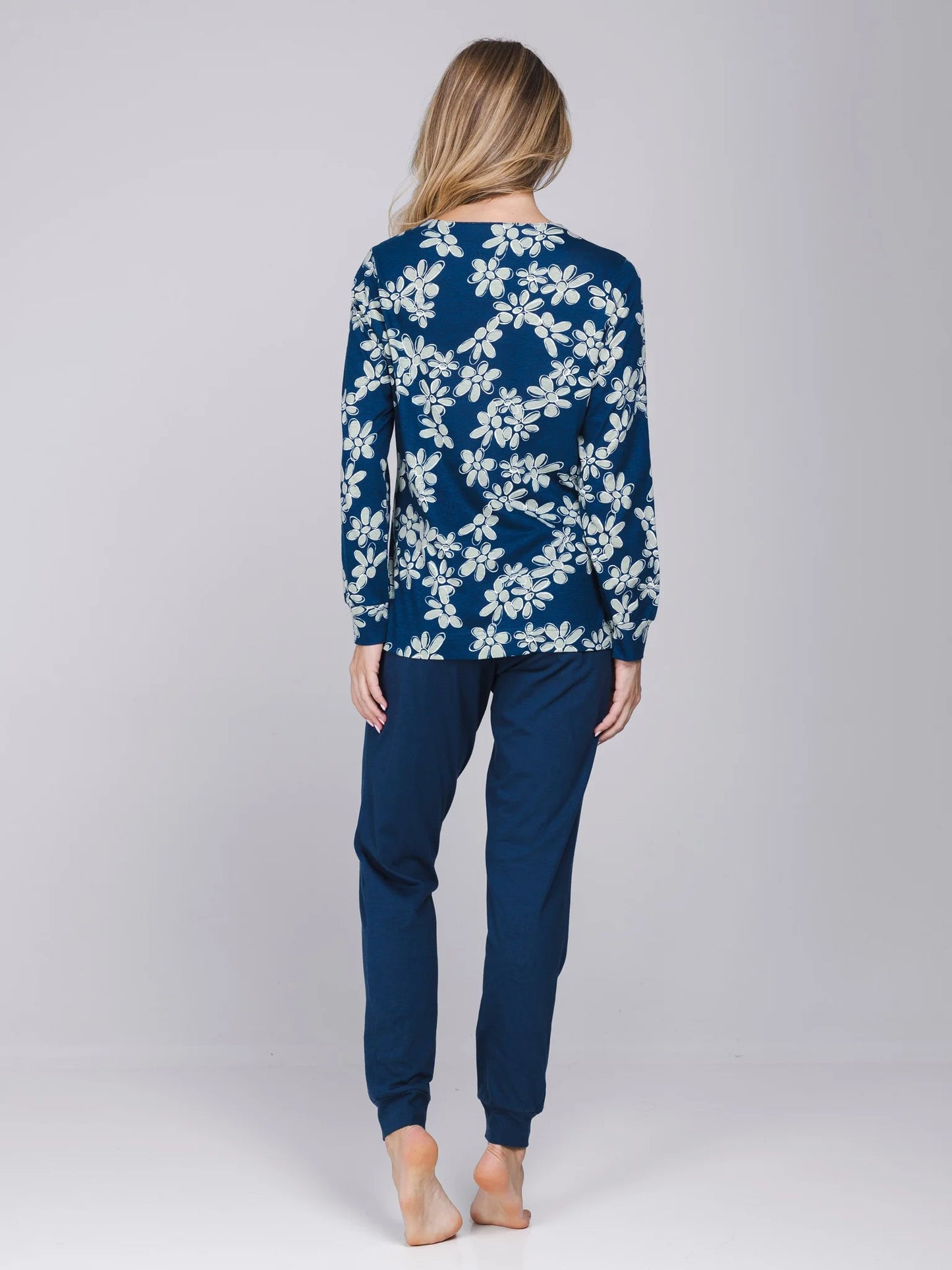 Pastunette Pyjama met boorden serie Nordic Bloom - 121262-146-1 - Donker Blauw
