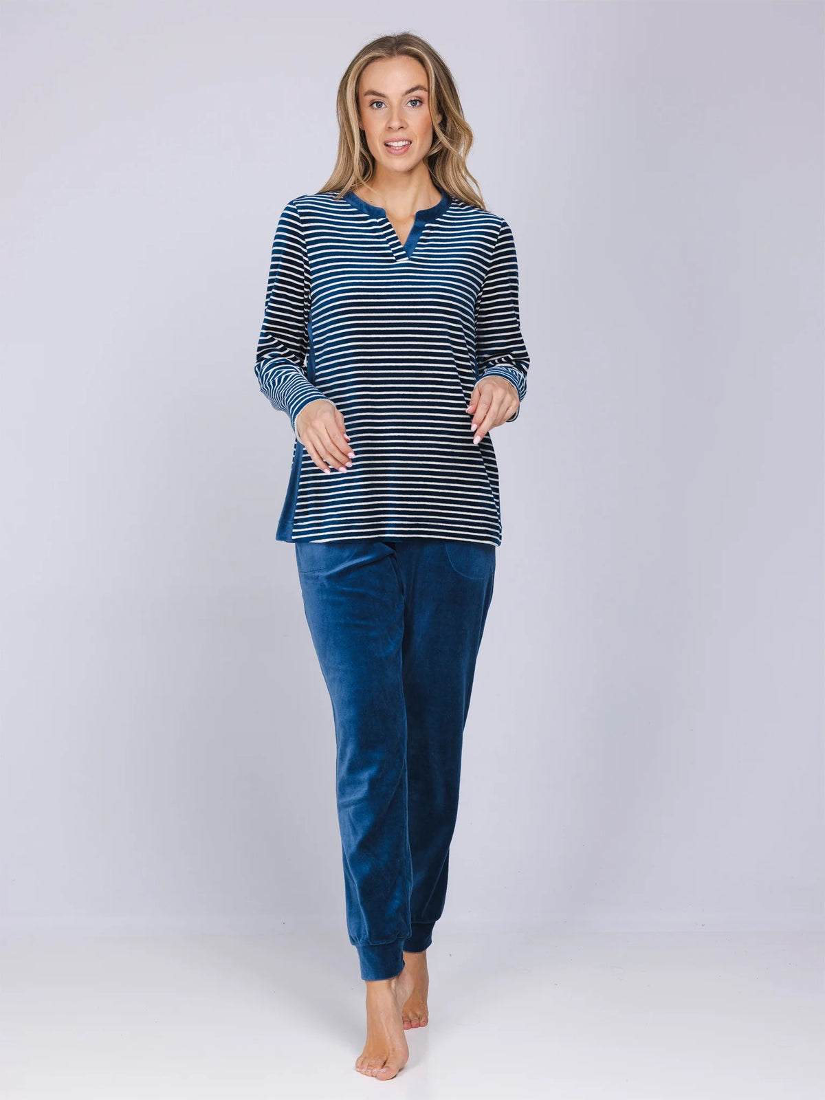Pastunette Pyjama met boorden van velours - Nordic Bloom 121262-158-1 - Donker blauw