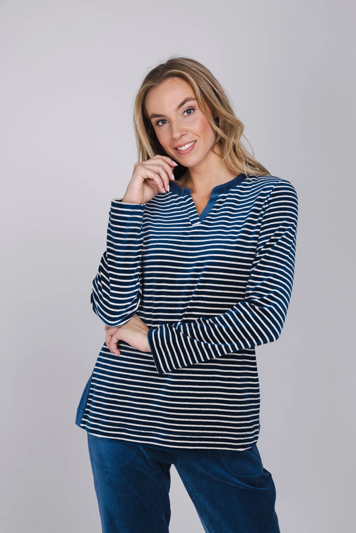 Pastunette Pyjama met boorden van velours - Nordic Bloom 121262-158-1 - Donker blauw
