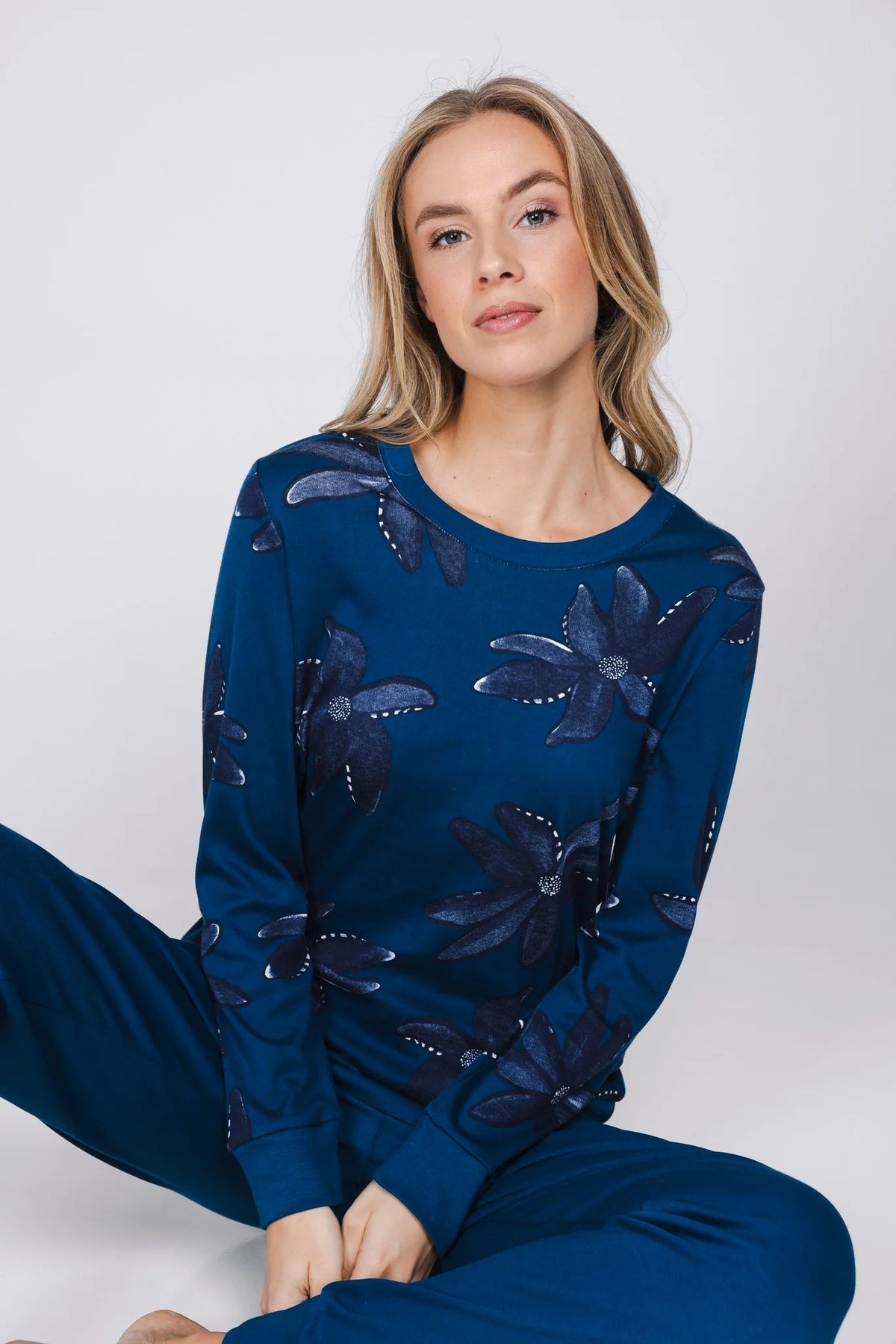 Pastunette Premium dikke Pyjama met boorden - Blue Mirage 121262-224-1 - Donker Blauw