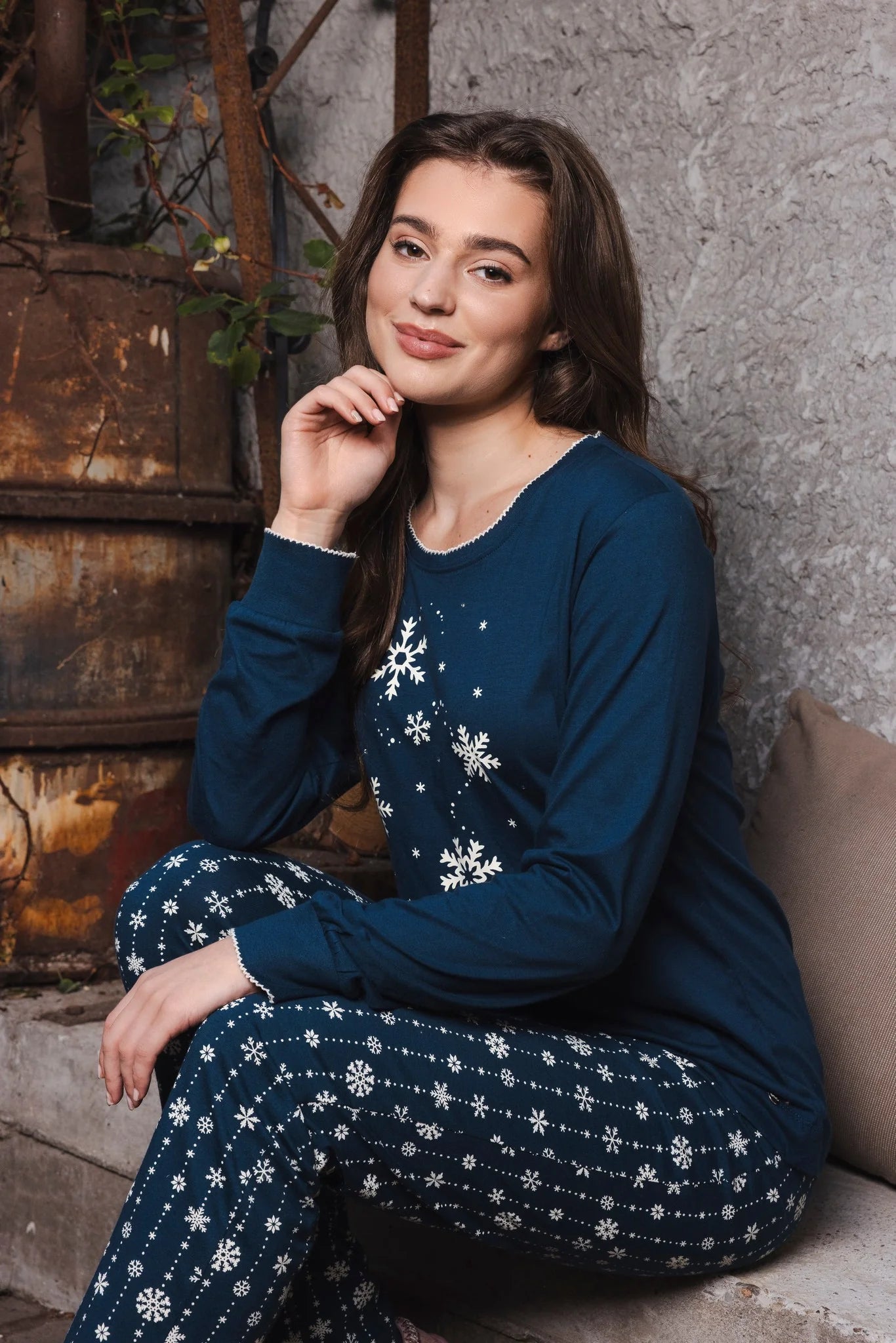 Rebelle Pyjama met boorden serie Snowy Sparkles - 121262-630-1 - Donker Blauw