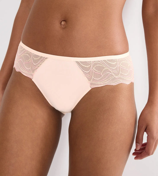 Triumph Hipster - Palina Waves of Glow Hipster - Porcelain (0040)