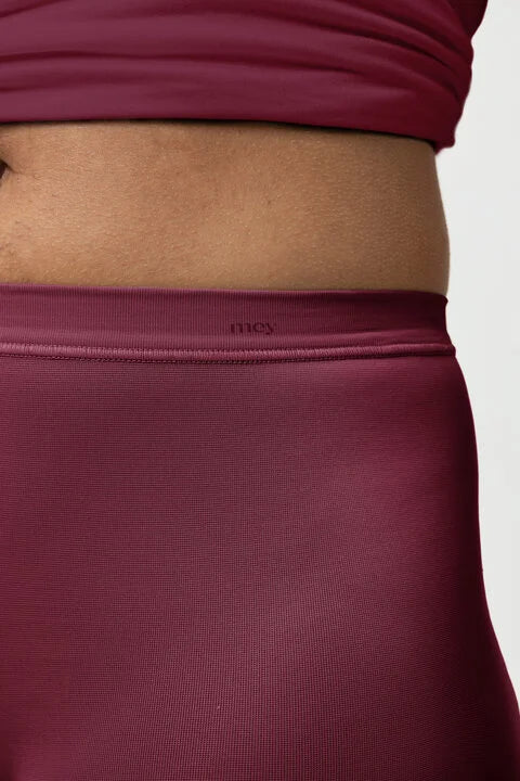 Mey short - Emotion 59218 - Kleur Boysenberry (1725)