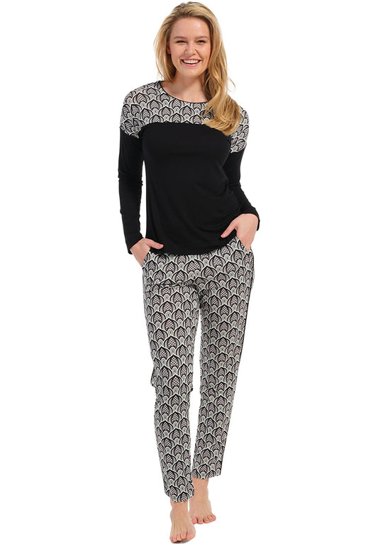 Pastunette Deluxe Pyjama met artistiek patroon - 25232-342-2 - zwart wit