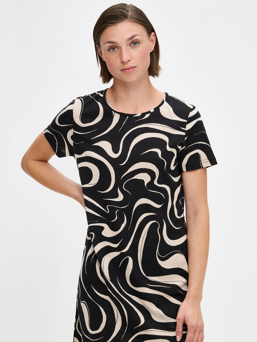 Nanso big shirt korte mouw - VESI 29298 - Zwart / Breige